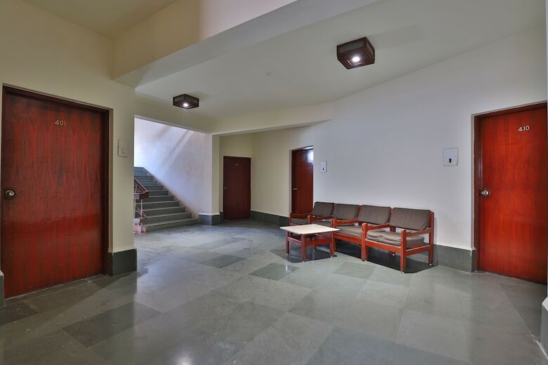 Oyo 24534 Hotel President
