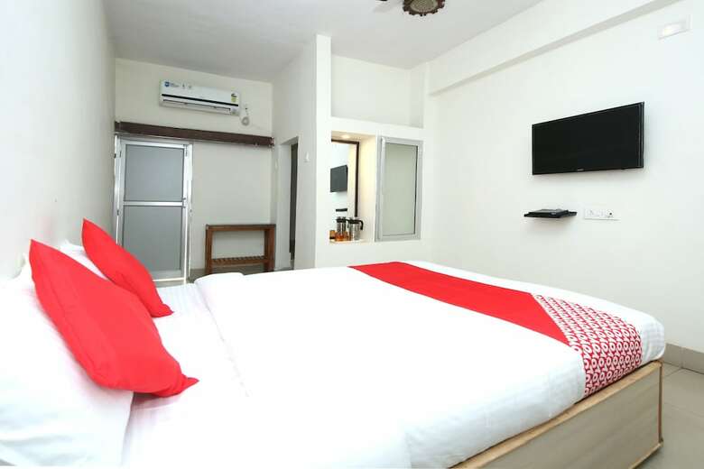 Hotel Oyo 25064 Chandrika