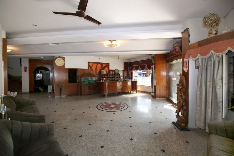 Hotel Oyo 25064 Chandrika