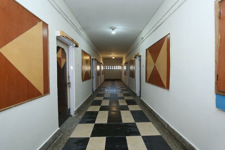 Hotel Oyo 25064 Chandrika