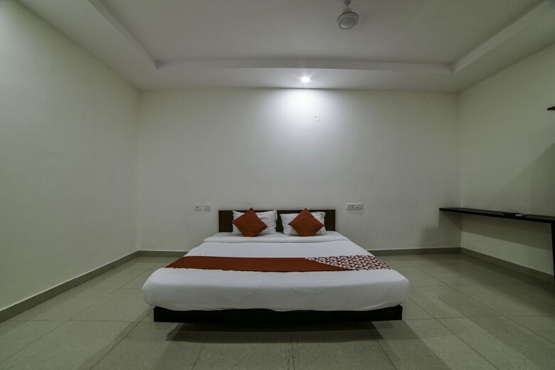 Hotel Oyo 28765 Green Stone