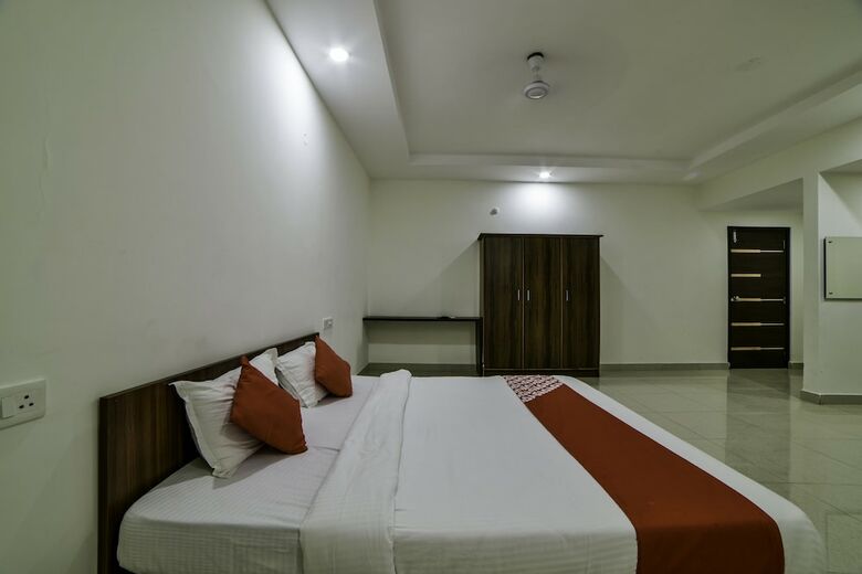 Hotel Oyo 28765 Green Stone