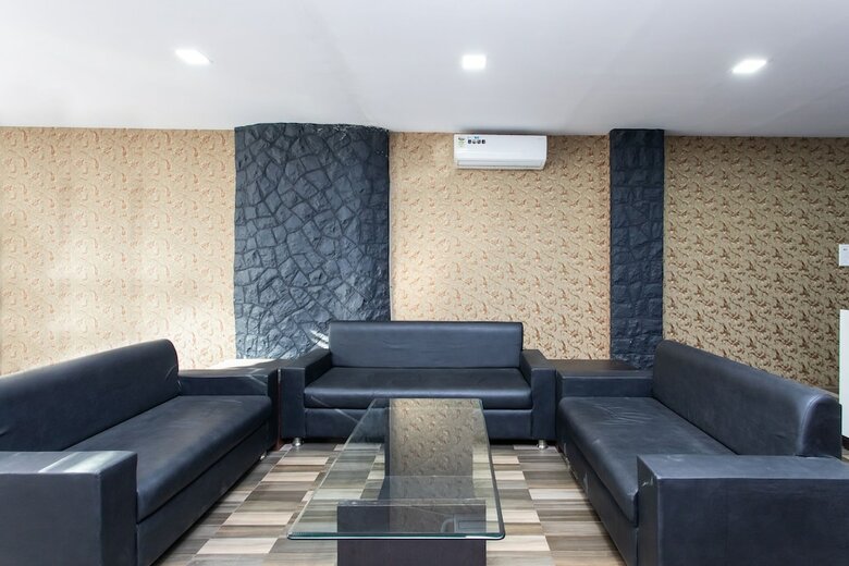 Oyo 27654 Hotel Grand Valley