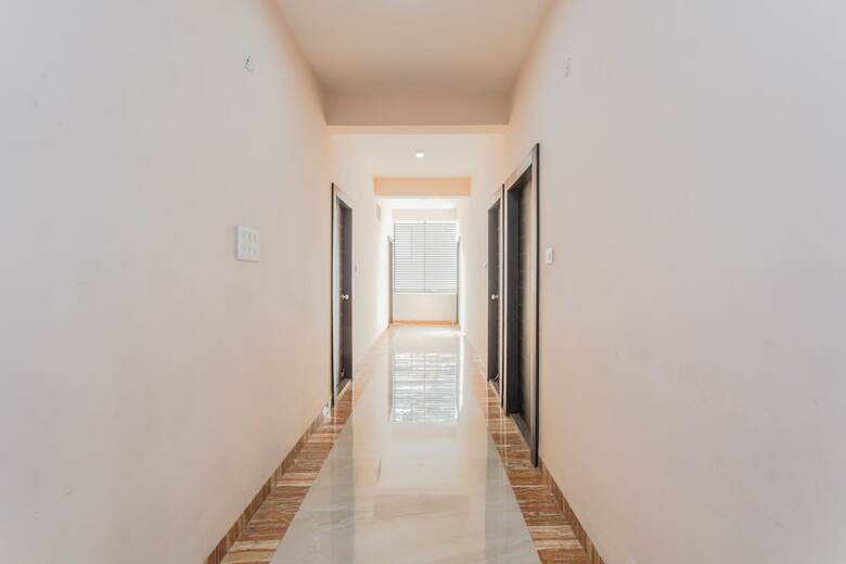 Oyo 27654 Hotel Grand Valley