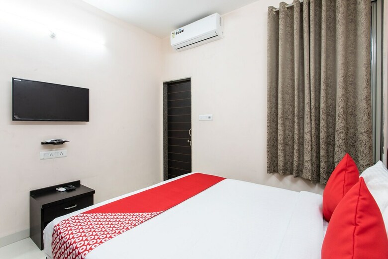 Oyo 27654 Hotel Grand Valley