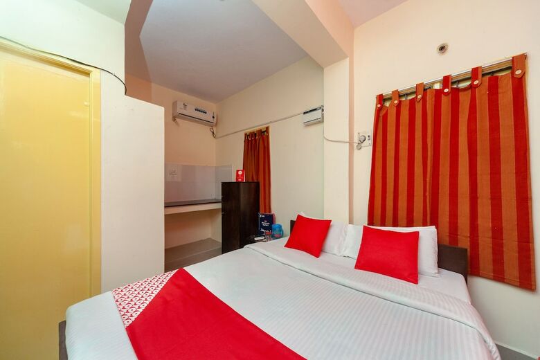 Hotel Oyo 26936 Adhithya Inn