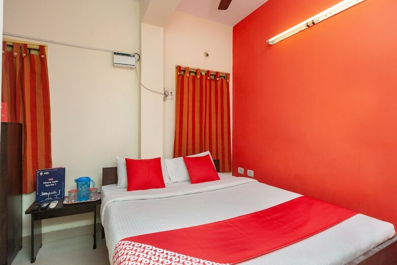 Hotel Oyo 26936 Adhithya Inn