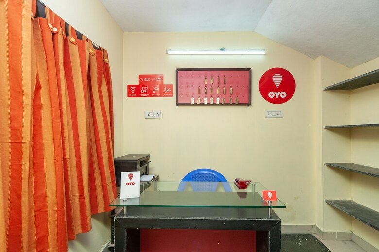 Hotel Oyo 26936 Adhithya Inn