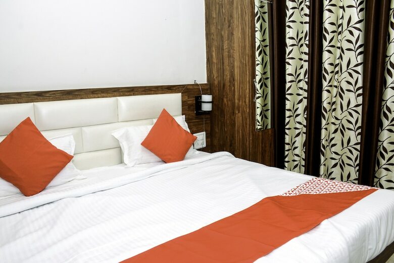 Oyo 23178 Hotel Raj Mandir