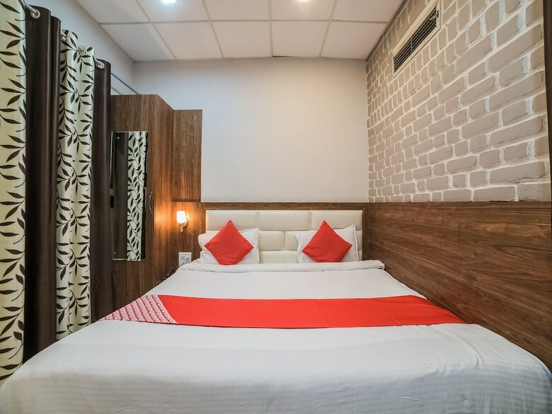 Oyo 23178 Hotel Raj Mandir