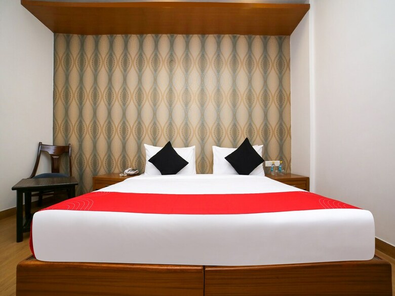 Hotel Edition O 30074 Tushar Elegant