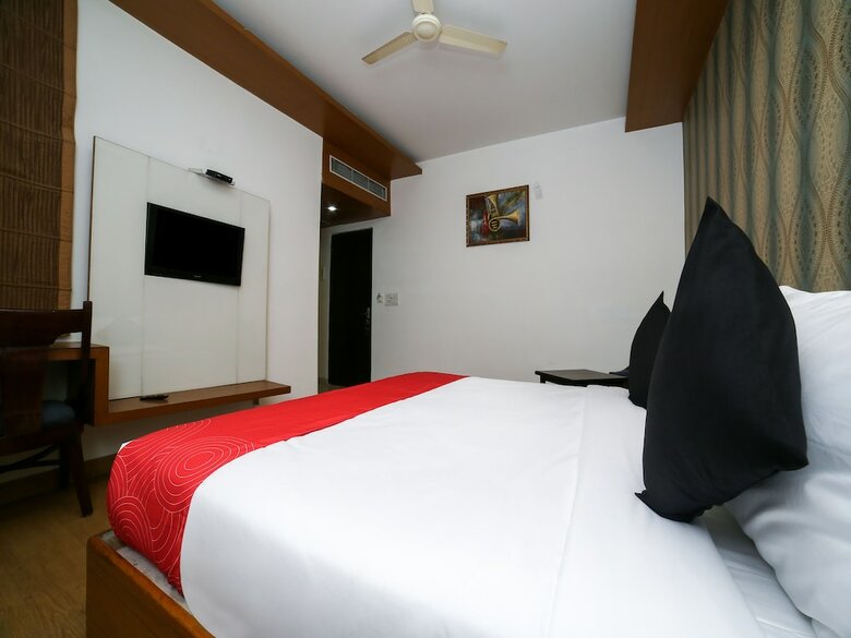 Hotel Edition O 30074 Tushar Elegant