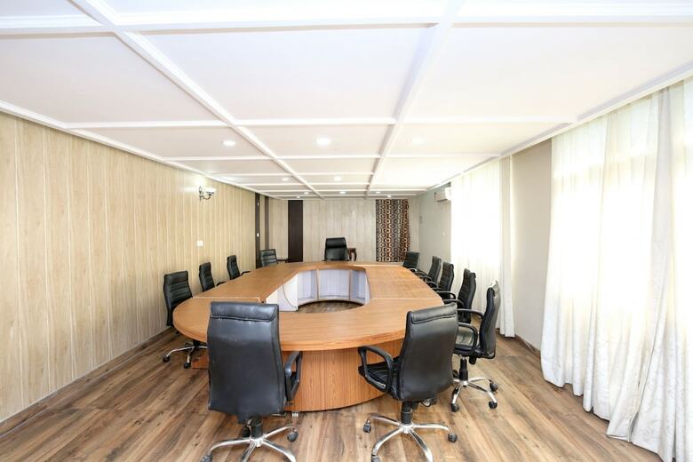 Oyo 12767 Hotel Grand Chinar