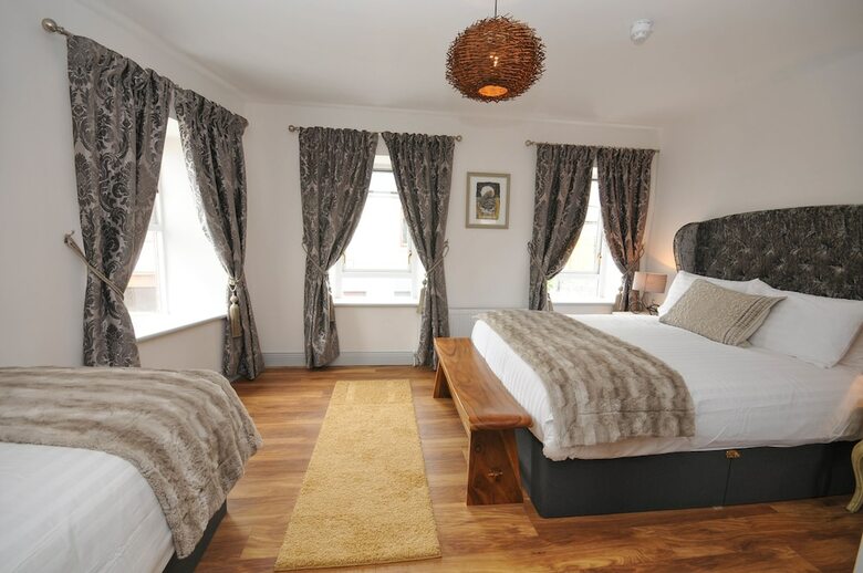 Hotel Lodge At The Old Barracks