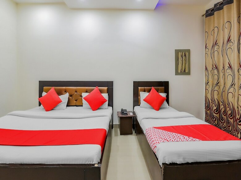 Oyo 23599 Hotel Superstar