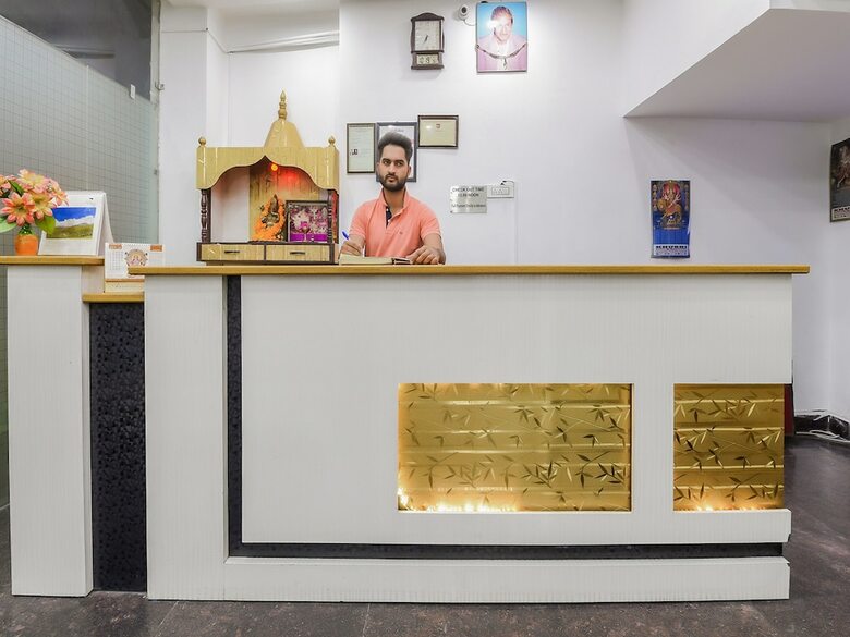 Oyo 23599 Hotel Superstar