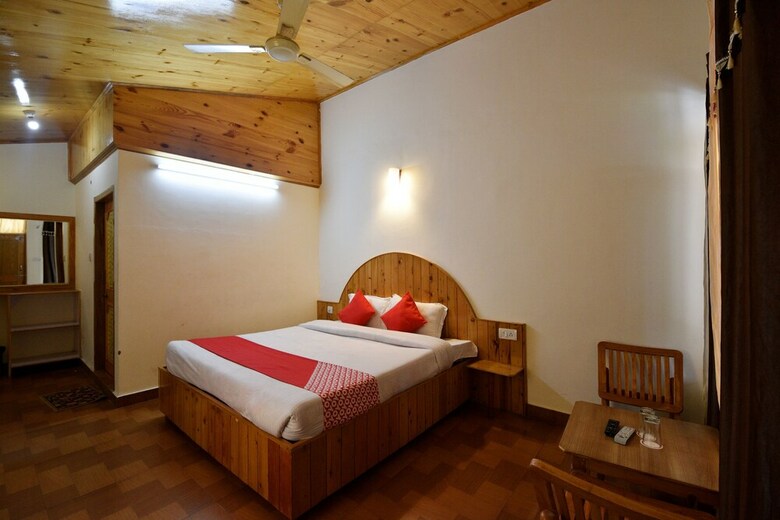 Oyo 7766 Hotel Thakur