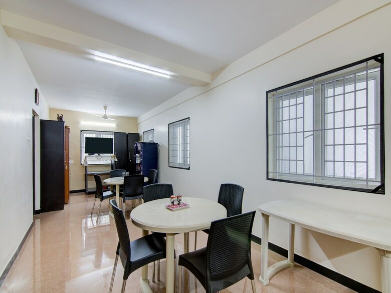 Hotel Oyo 24147 Royal Stay
