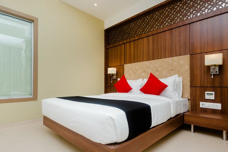 Capital O 28004 Hotel Mathoshree