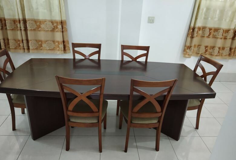 Hotel Baaris Residency & Apartment