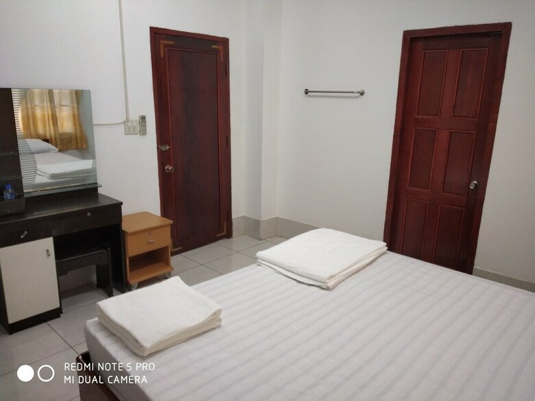 Hotel Baaris Residency & Apartment
