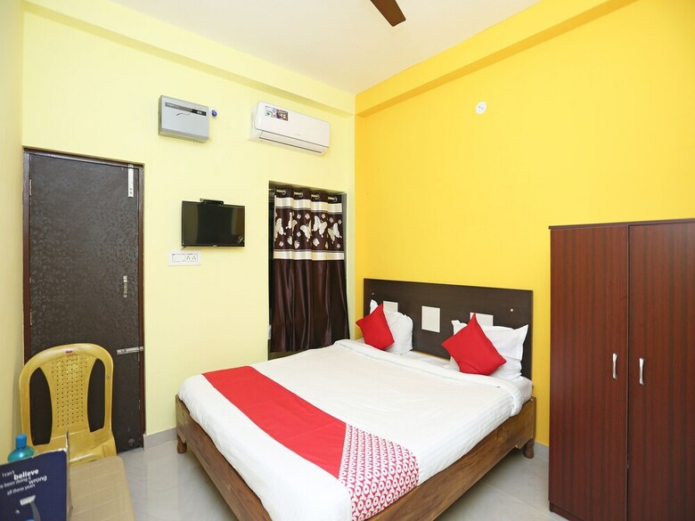 Oyo 26560 Hotel Blue Moon