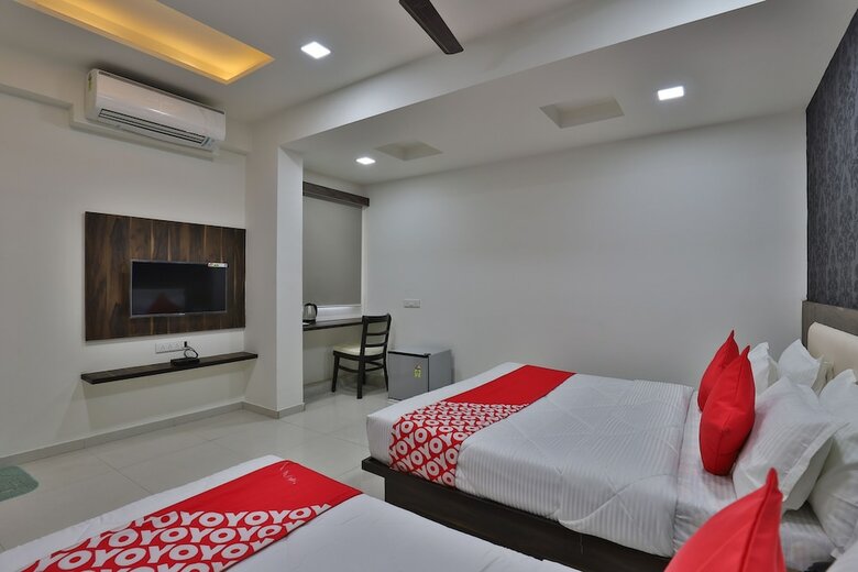 Hotel Oyo 27930 Dev Orchid