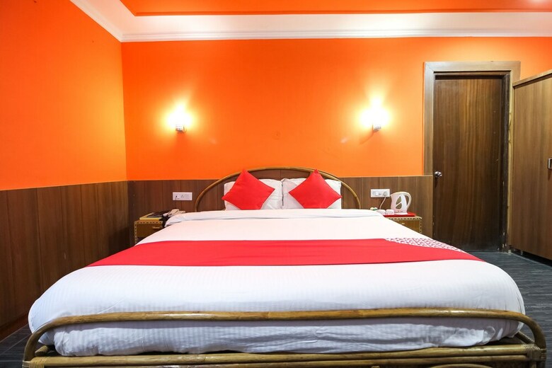 Oyo 8367 Hotel The Woodz