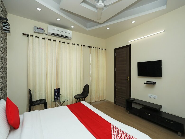 Hotel Oyo 26977 Royal Tulip