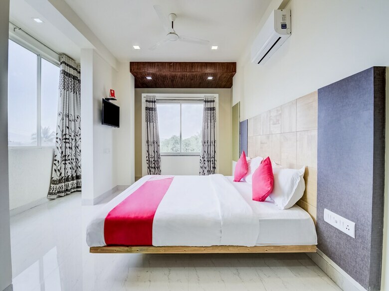 Oyo 28164 Hotel Shubham Inn