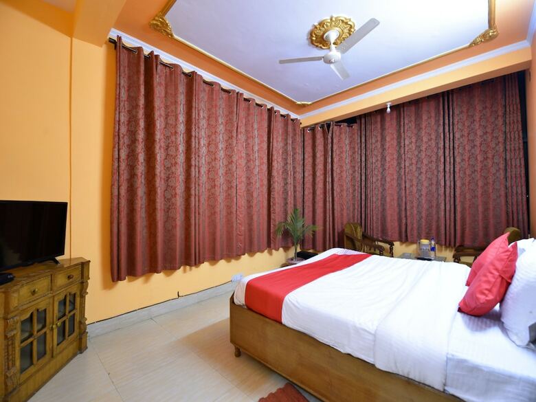 Hotel Oyo 26186 Dagshai View