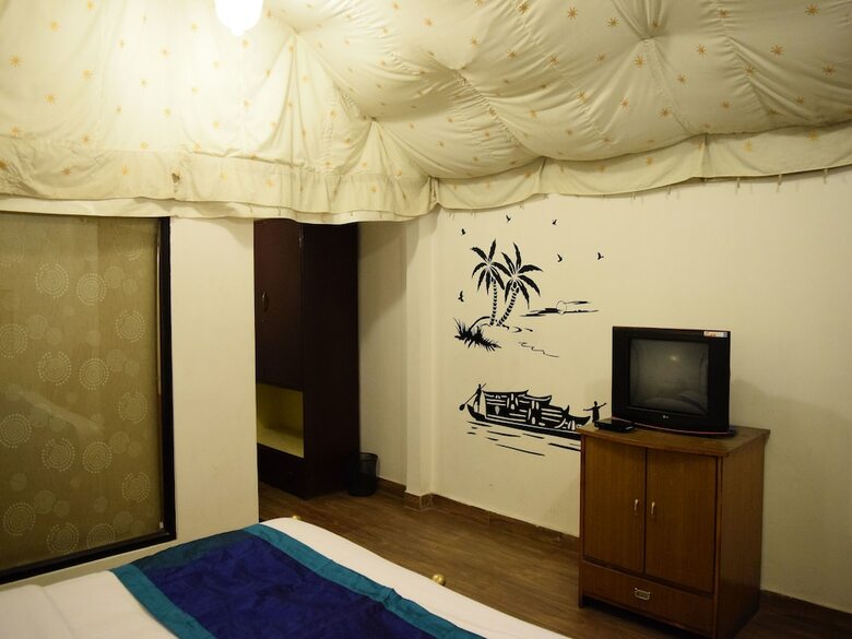 Hotel Oyo 4353 Aravali Tent Resort