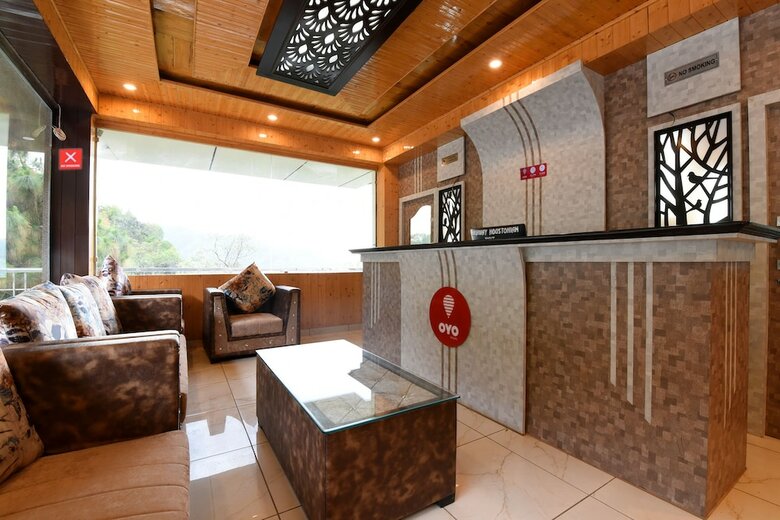 Oyo 14177 Hotel Hhh
