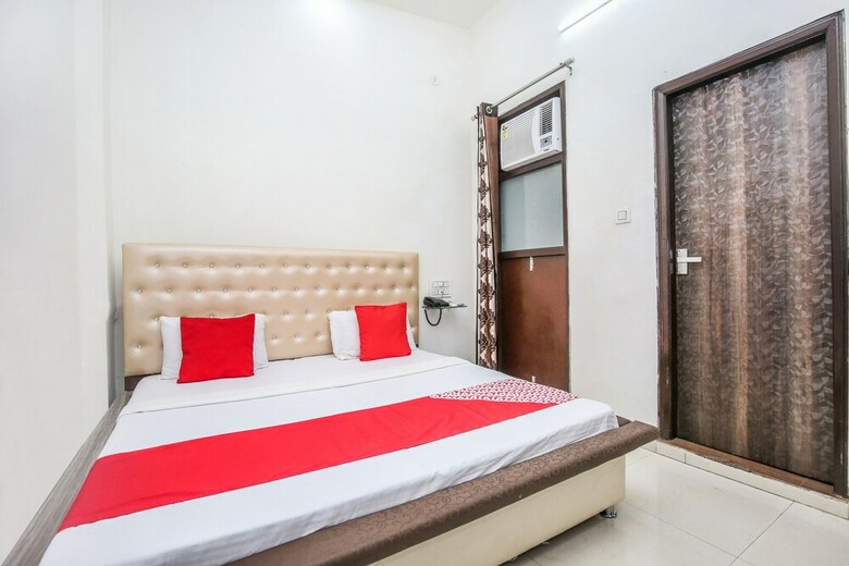 Oyo 24851 Hotel R Continental