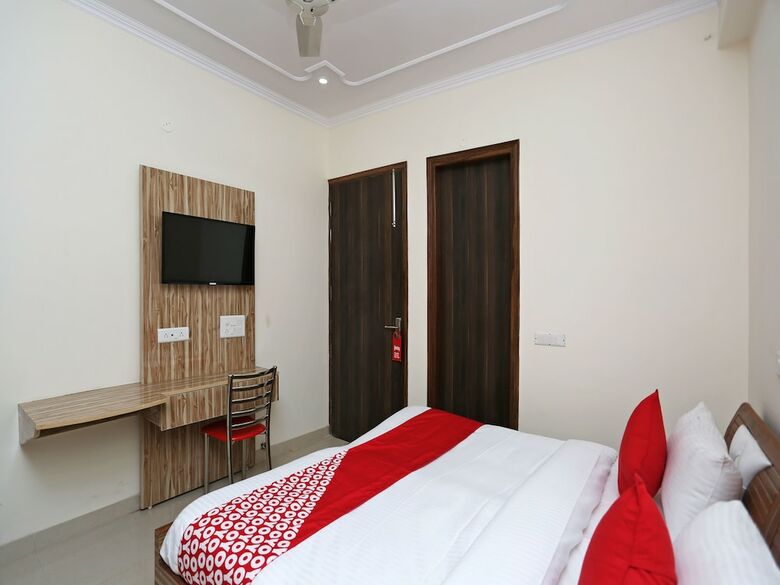 Hotel Oyo 13115 Star Guest House