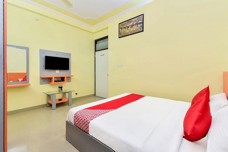 Oyo 28054 Hotel Suraj Villa