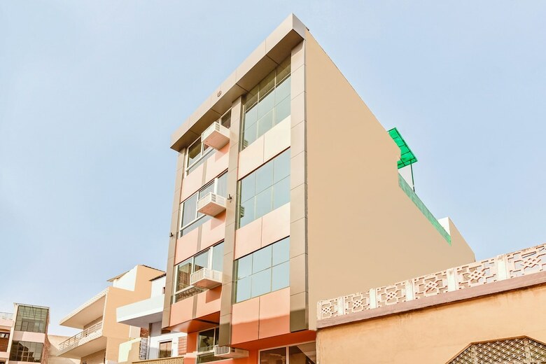 Oyo 28054 Hotel Suraj Villa