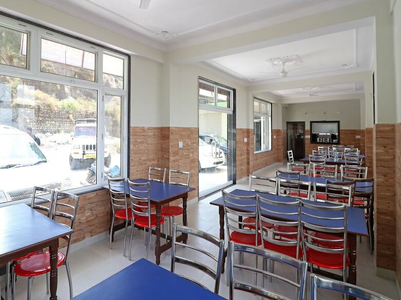 Oyo 13655 Hotel Benog Breeze