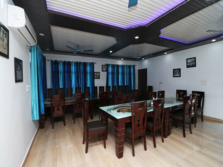 Hotel Oyo 28838 Brv Resorts