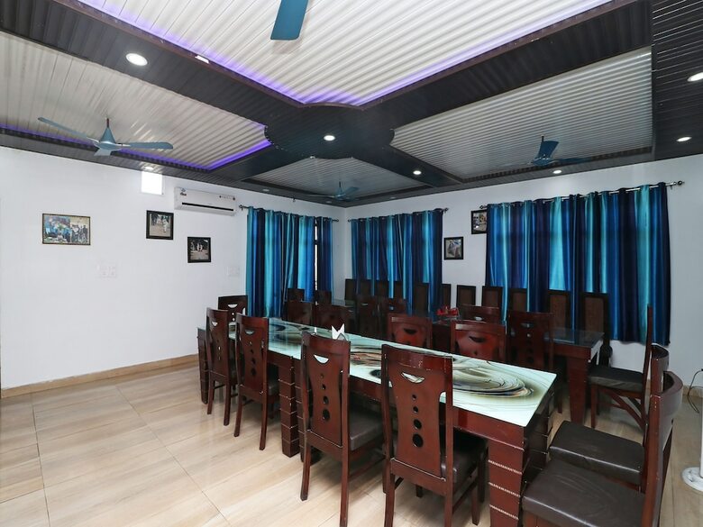 Hotel Oyo 28838 Brv Resorts