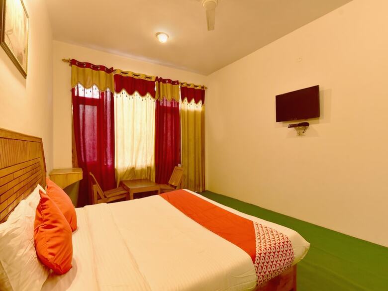 Oyo 18411 Hotel Aarya