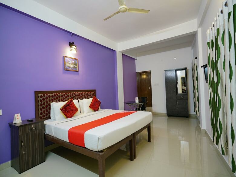 Hotel Oyo 16617 Rayan Residency
