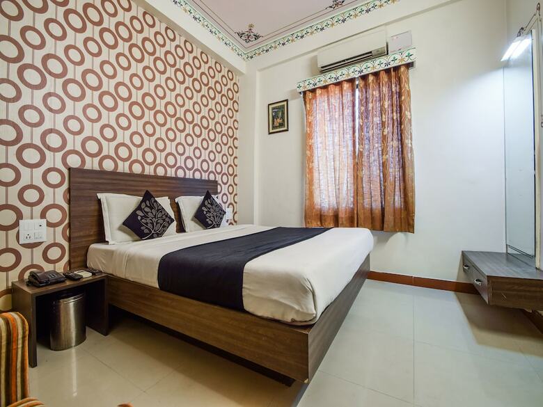 Oyo 5715 Hotel King Mansion
