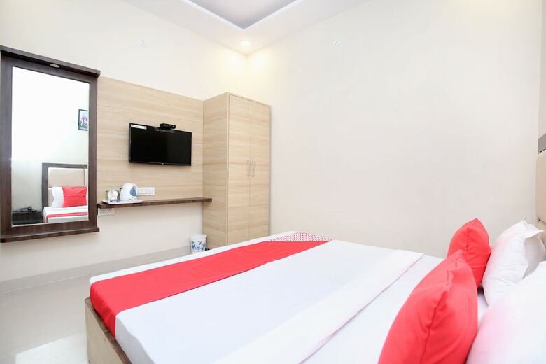 Oyo 24501 Hotel Forever Inn