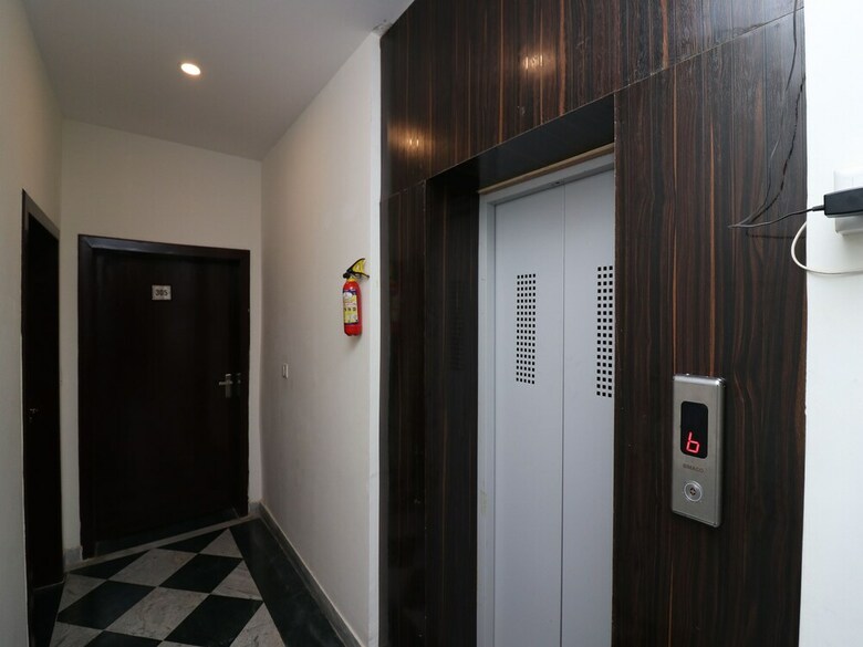 Oyo 27759 Hotel Rajputana