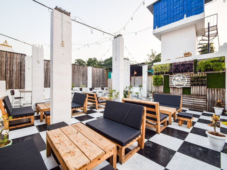 Oyo 23539 Hotel Sapphire