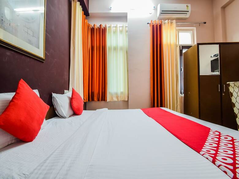 Oyo 23539 Hotel Sapphire