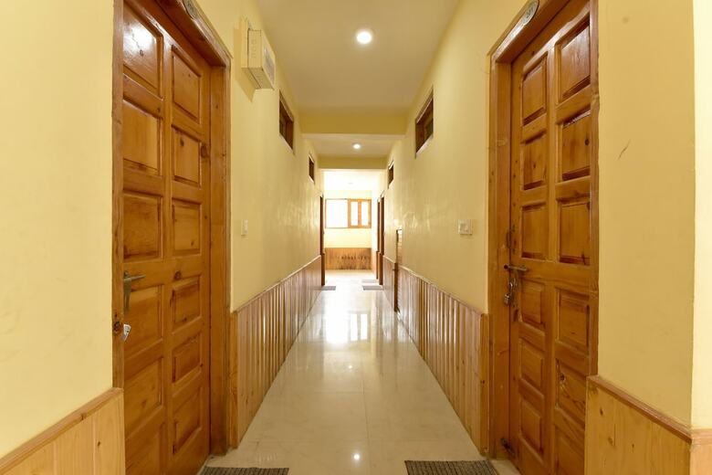 Oyo 16988 Hotel White Orchid
