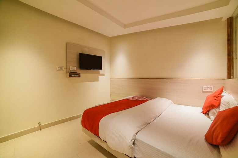 Hotel Oyo 24895 Mid Town