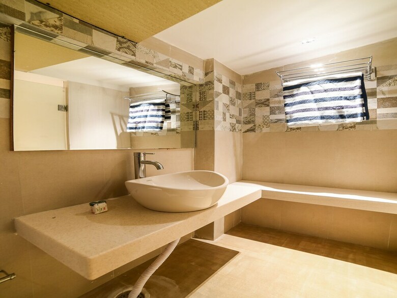 Hotel Oyo 24895 Mid Town